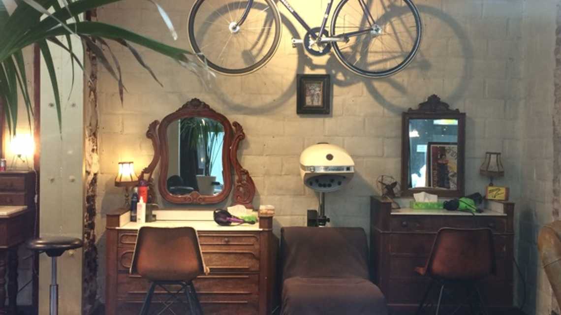 Peluquería cover image