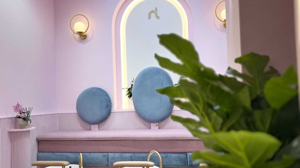 Nailuxury  cover image