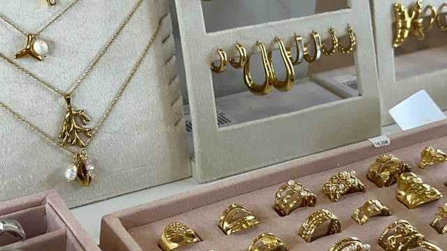 DEPENDIENTA DE JOYERIA