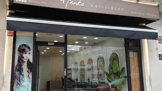 Oficial de Peluquería