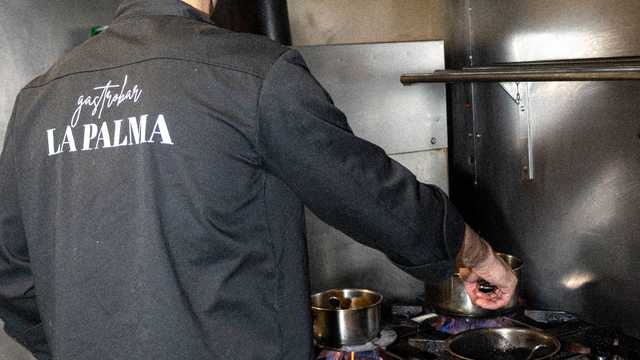 Cocinero/a y Ayudante/a de Cocina