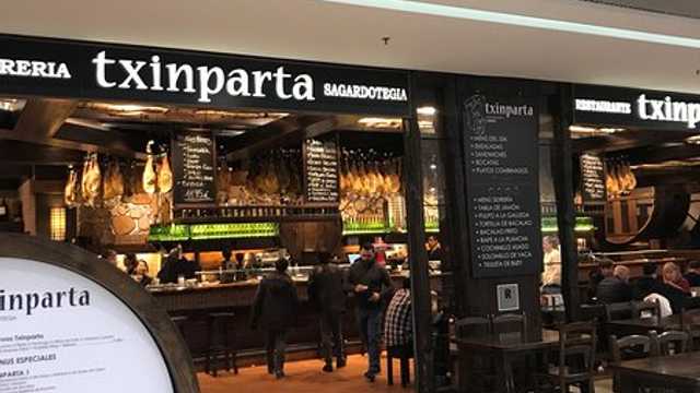 Ayudante de Camarero/a