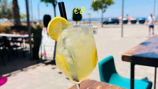 Camarero/a y Coctelero/a
