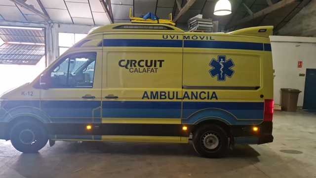 BUSCAMOS PERSONAL SANITARIO  Médicos · Enfermeros/as ·