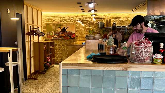 Cocinero/a y Ayudante/a de Cocina