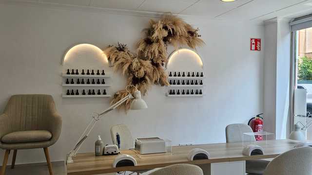 Manicurista Técnica Uñas Acrilicas