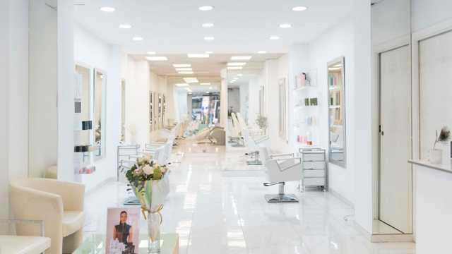Oficial de Peluquería