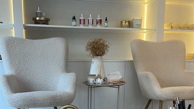 Técnico/a en Uñas Acrilicas y Gel