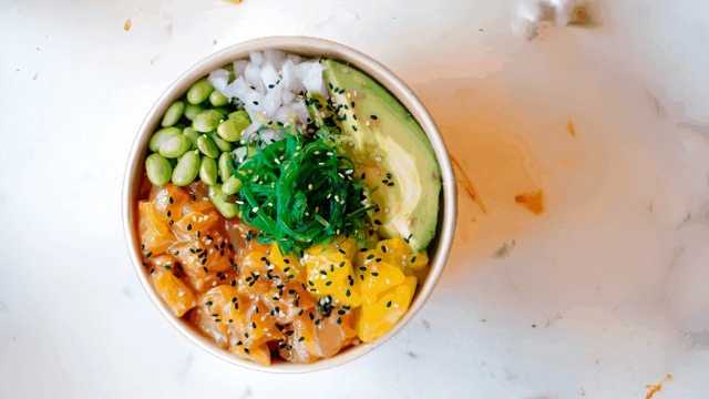 Sushiman y preparación Poke Bowls