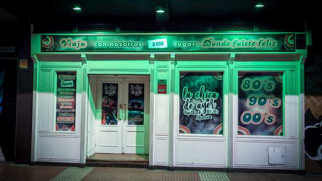 Camarero/a de Extras