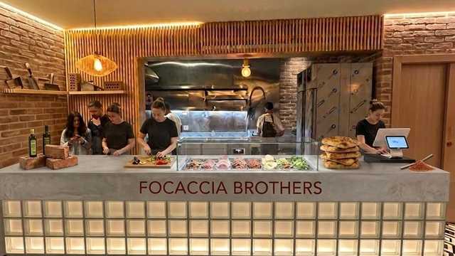 Especialista en focaccia (Empleado de sala y cocina)