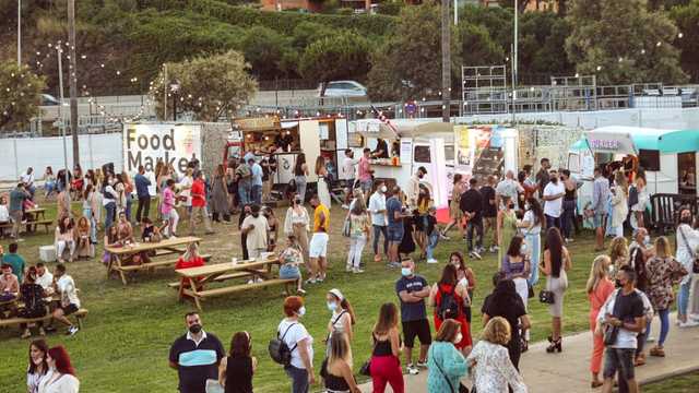 Camarero/a y Ayudante/a de Cocina