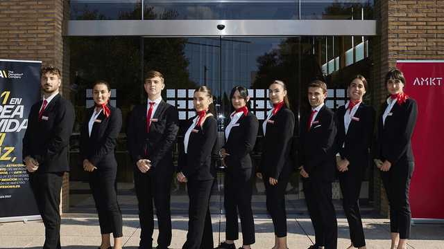 AZAFATA/O DE PROMOCIÓN EN BARCELONA (23-26/04)