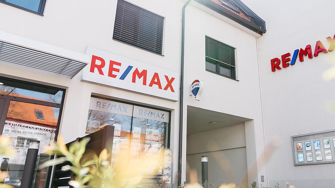REMAX CORE - Inmobiliaria Badajoz cover image