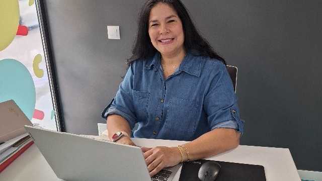 Profesor/a de inglés para niños tardes