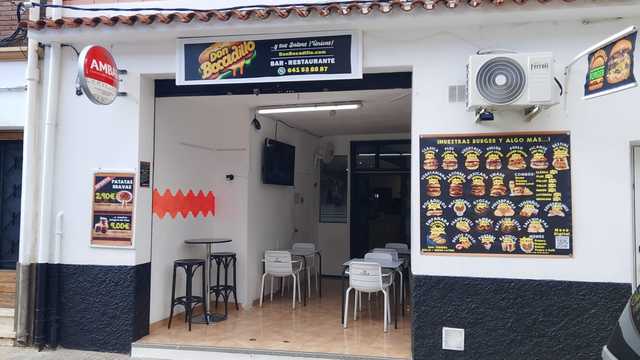 Camarero/a y Ayudante/a de Cocina