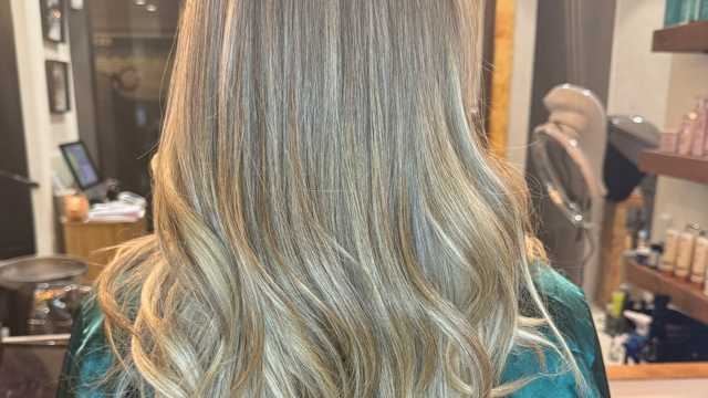 Oficial de Peluquería