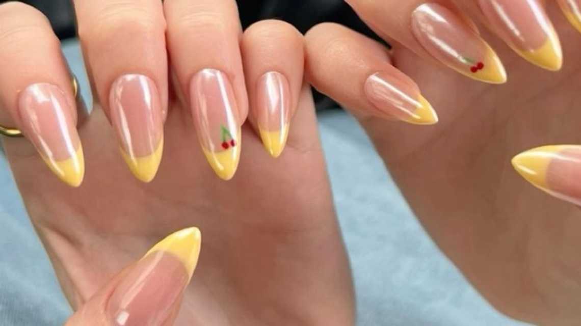 Lily Peluquería & Uñas cover image