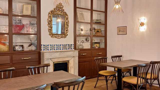 Camarero/a y Dependiente/a