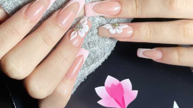 Manicurista Uñas de Gel