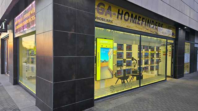 Auxiliar-Administrativa / Administrativa