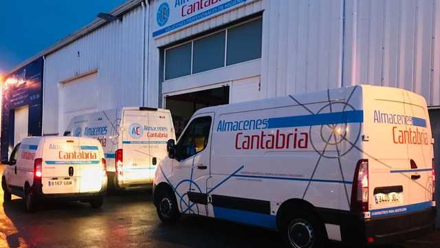 Mozo almacen y repartidor de mercancia