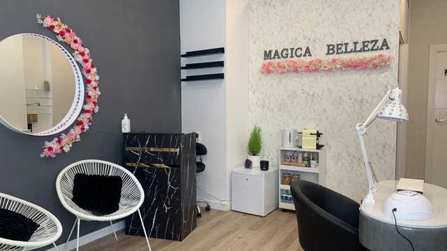 Esteticista y manicurista