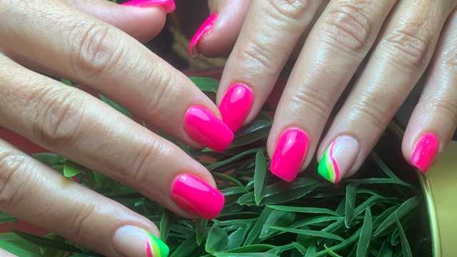 Esteticista manicurista