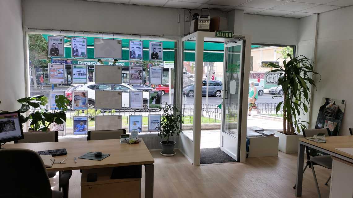 Tecnocasa agencia inmobiliaria cover image