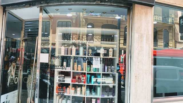 Oficial de Peluquería