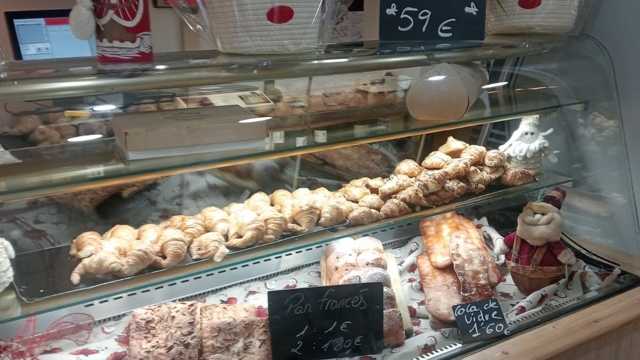 Dependienta de panaderia/pasteleria