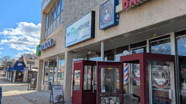 Restaurant Waiter / Waitress