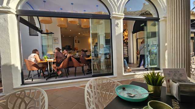 DEPENDIENTE/A – PANADERÍA CAFETERÍA – JORNADA COMPLETA