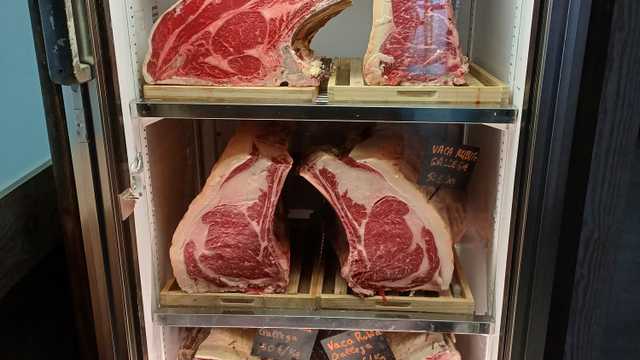 Camarero/a y Ayudante/a de Cocina