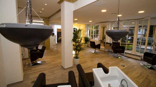 Oficial de Peluquería