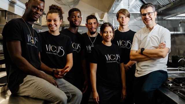 Cocinero/a - Jefe/a de partida (PLATOS FRÍOS Y POSTRES)