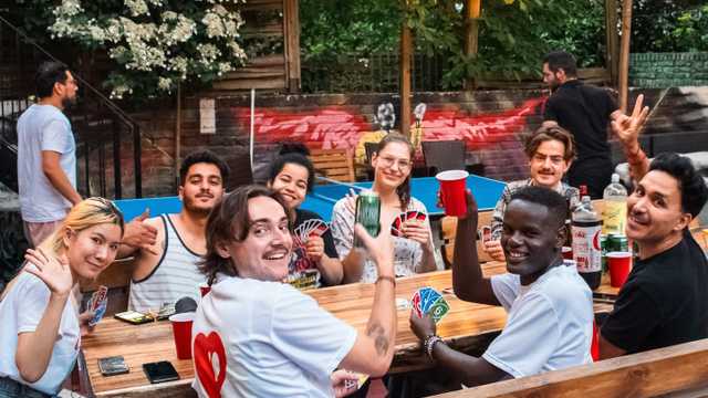 LIVE IN APPRENTICE HOUSEKEEPER AT KENSINGTON HOSTEL