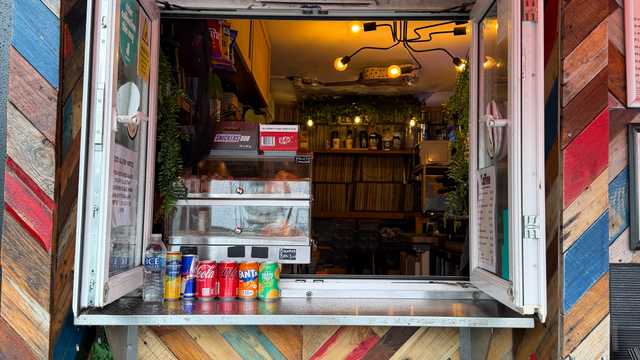 Full-Time Barista / Kitchen Assistant – Studio Baristas E16