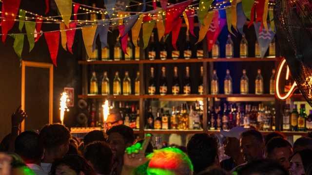 Busquem Barman per a caps de setmana tot l’any