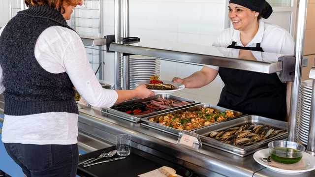 Camarero auxiliar en linea