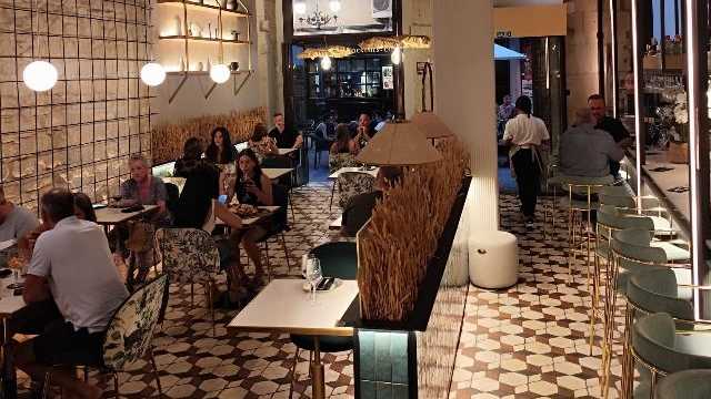 Cocinero/a y Ayudante/a de Cocina