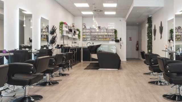 Oficial de Peluquería