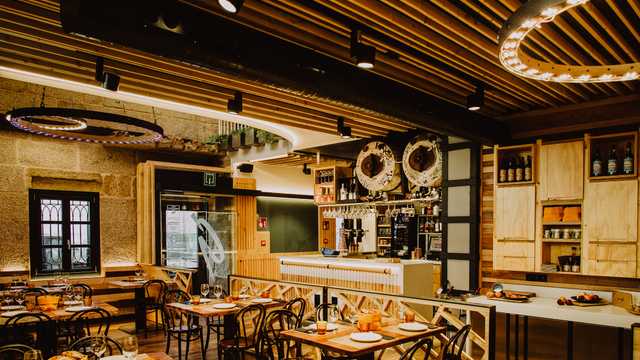 Cocinero/a y Ayudante/a de Cocina