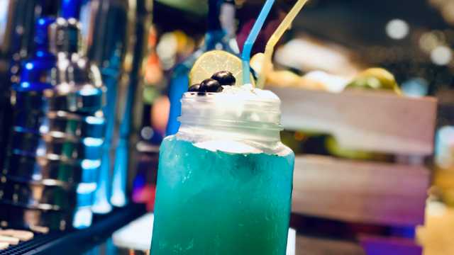 Barman / Barmaid
