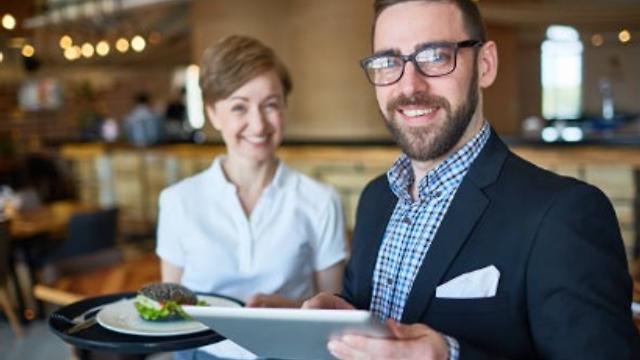RESPONSABLE DE DESAYUNOS PARA HOTEL EN SAN SEBASTIÁN