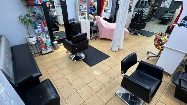 Hair Stylist Assistant