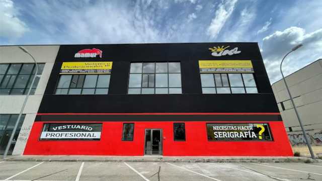 AYUDANTE SERIGRAFIA