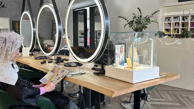 Oficial de Peluquería