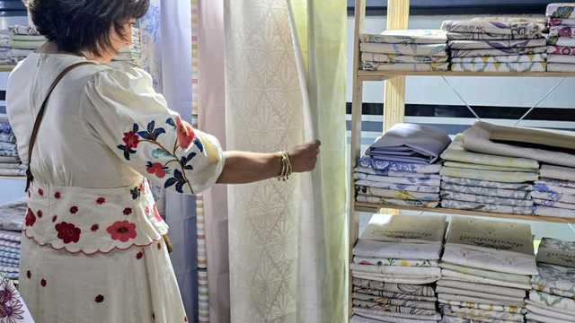 Dependienta en feria muestras de Gijon