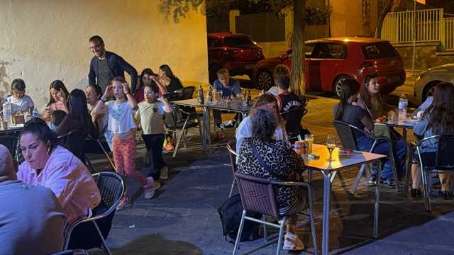 Camarero con experiencia en hostelería y cocina (plancha y freidora )